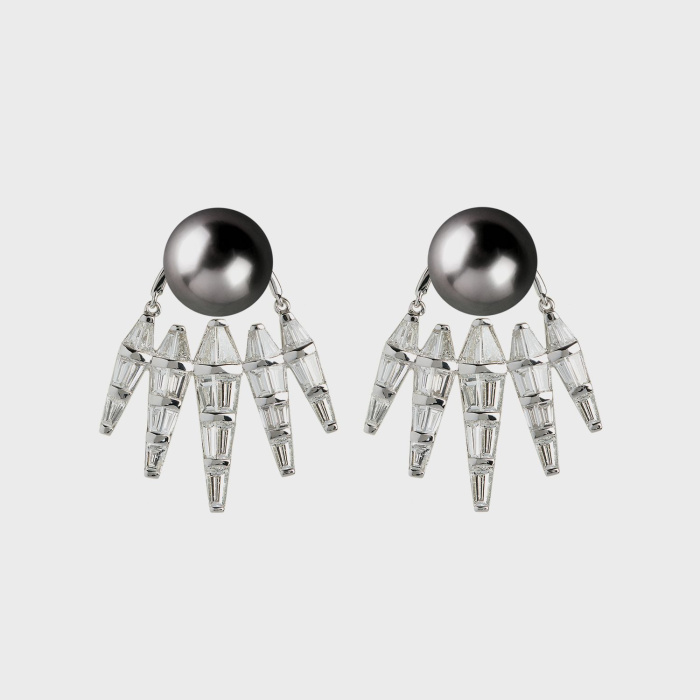 White gold earrings with tapered white diamonds and black pearl studs