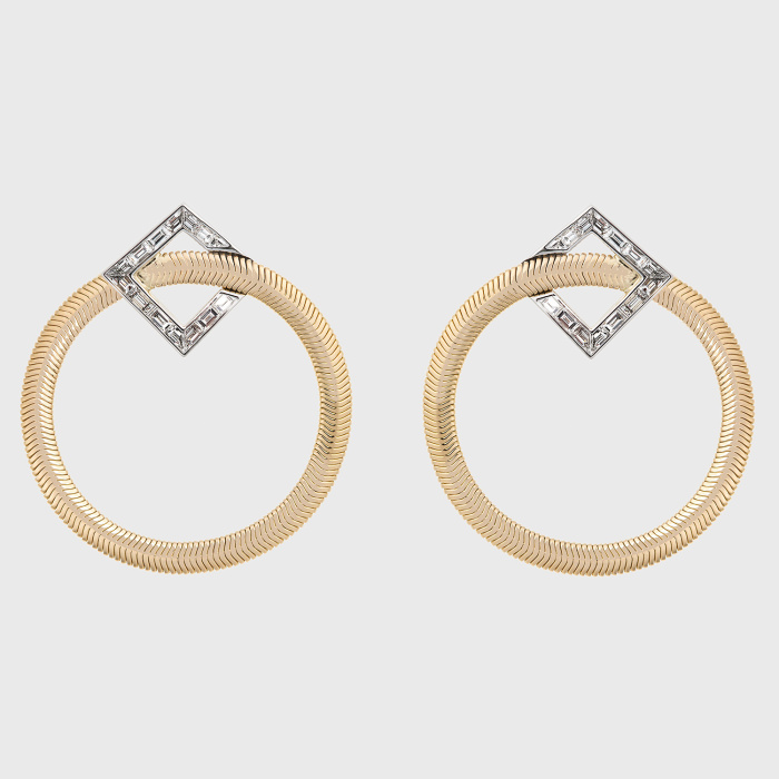 Yellow gold chain hoop earrings with white diamond baguettes