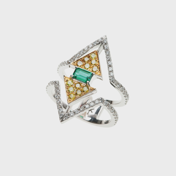 White gold ring with white diamonds, yellow diamonds and emerald