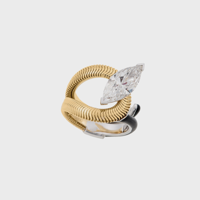 Yellow gold chain ring with marquise white diamond and black enamel