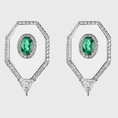 White gold small earrings with white diamonds and emeralds in translucent enamel
