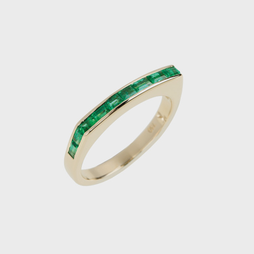 Yellow gold band ring with emeralds