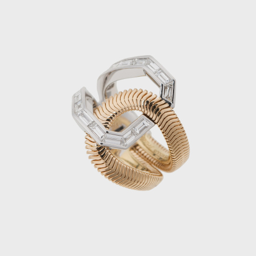 Yellow gold chain ring with white diamonds